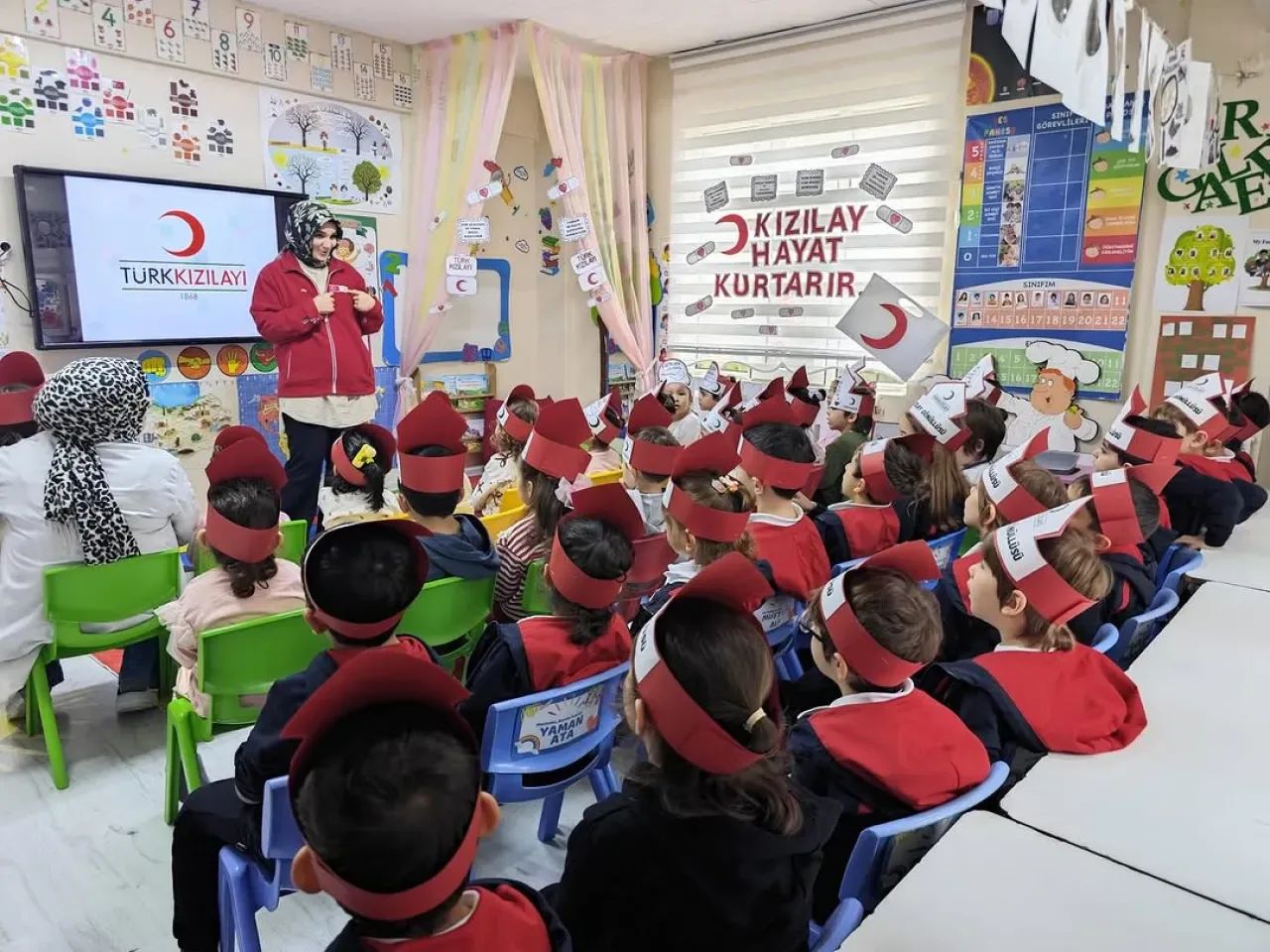 Türk Kızılay, Ataşehir'deki Minik Kalplerle Buluştu Türk Kızılay, Ataşehir'deki Minik Kalplerle Buluştu