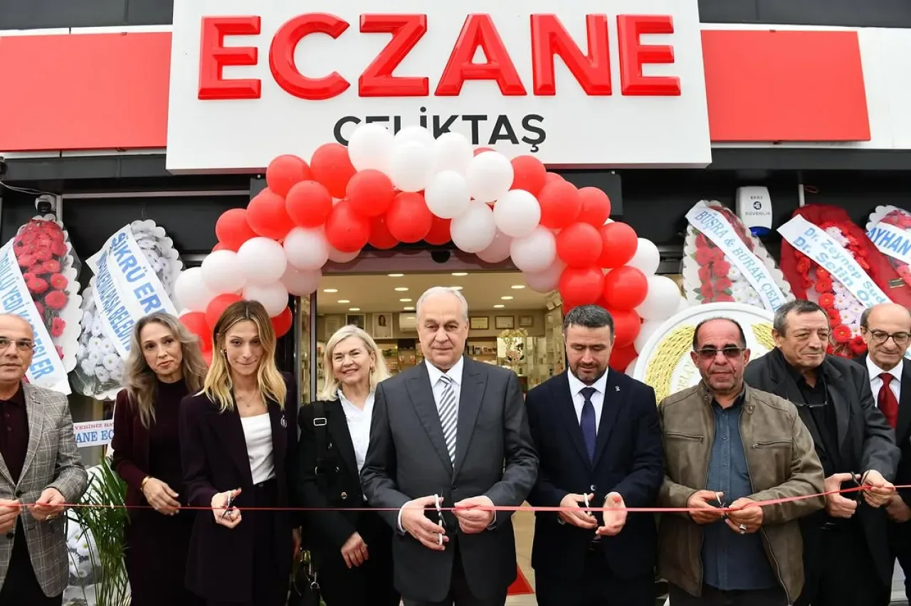 Mustafakemalpaşa'da Yeni Eczane Hizmete Açıldı Mustafakemalpaşa'da Yeni Eczane Hizmete Açıldı