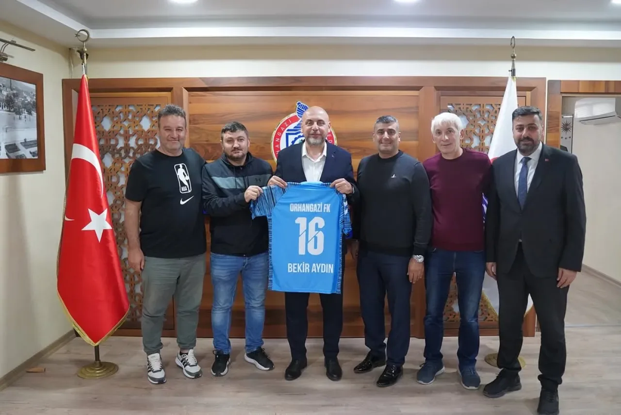 Orhangazi Belediye Başkanı Bekir Aydın, Futbol Kulübü Yönetimini Ağırladı Orhangazi Belediye Başkanı Bekir Aydın, Futbol Kulübü Yönetimini Ağırladı