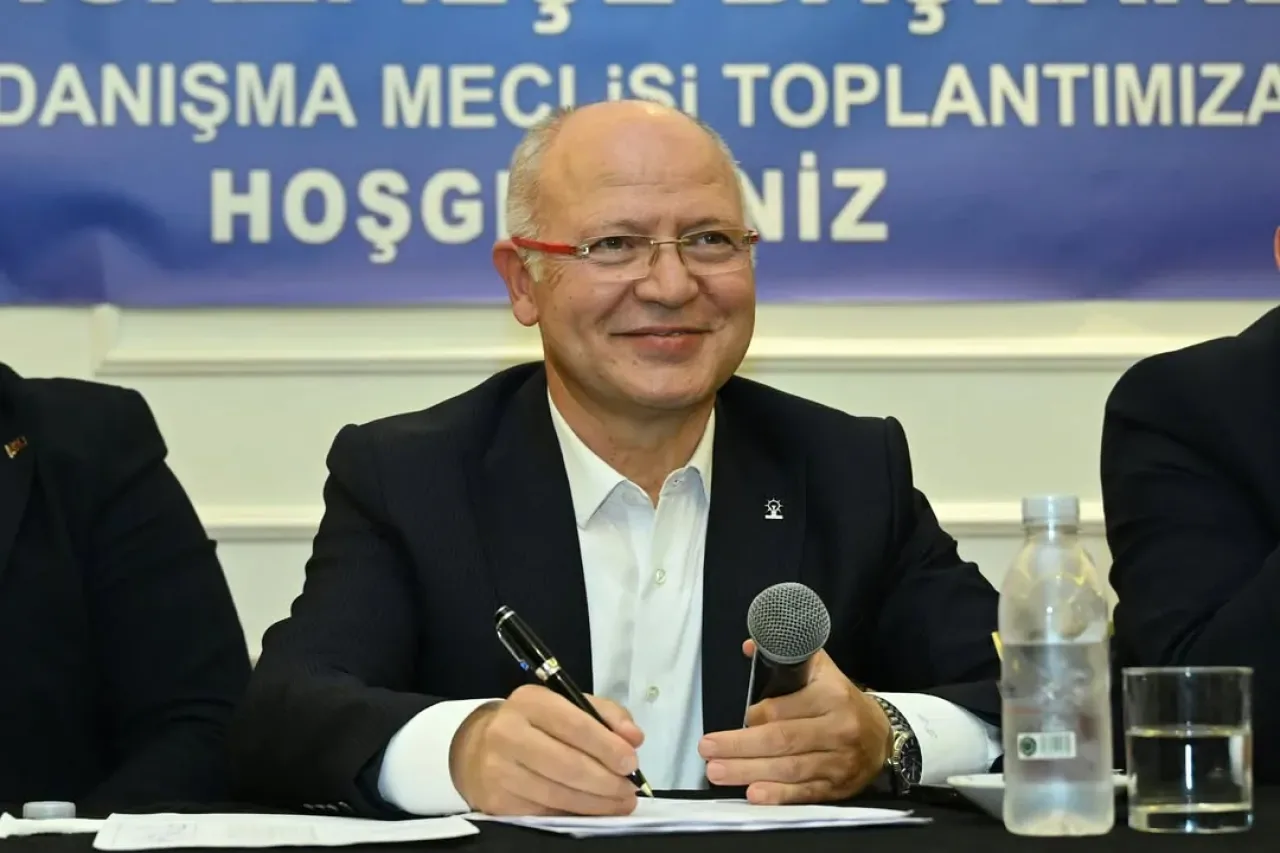 AK Parti Bursa İl Başkanı Davut Gürkan, Orhangazi'de Teşkilat Mensuplarıyla Buluştu AK Parti Bursa İl Başkanı Davut Gürkan, Orhangazi'de Teşkilat Mensuplarıyla Buluştu