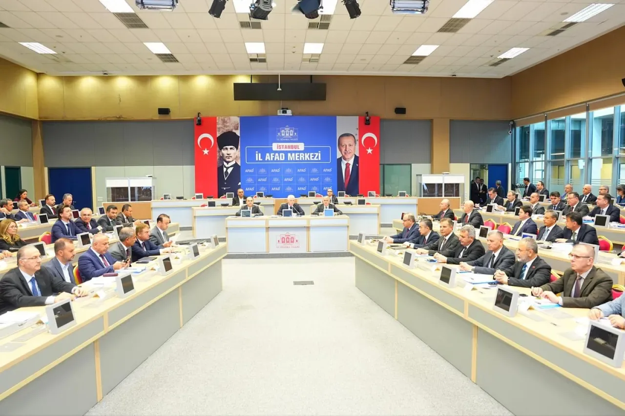 İstanbul'da Afet Risk Azaltma Planı ve Hayvan Koruma Kurulu Toplantısı Yapıldı İstanbul'da Afet Risk Azaltma Planı ve Hayvan Koruma Kurulu Toplantısı Yapıldı