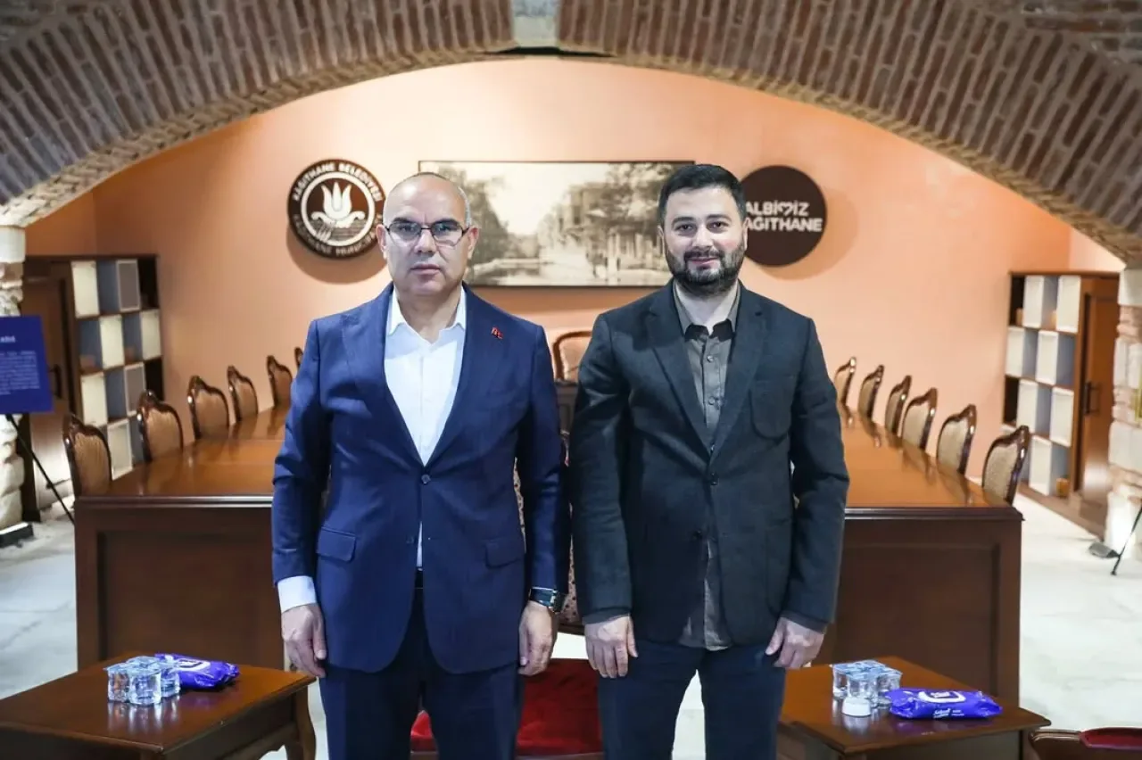 Kâğıthane Belediye Başkanı Mevlüt Öztekin'den Ağrı Valisi Mustafa Koç'a Vefa Ziyareti Kâğıthane Belediye Başkanı Mevlüt Öztekin'den Ağrı Valisi Mustafa Koç'a Vefa Ziyareti