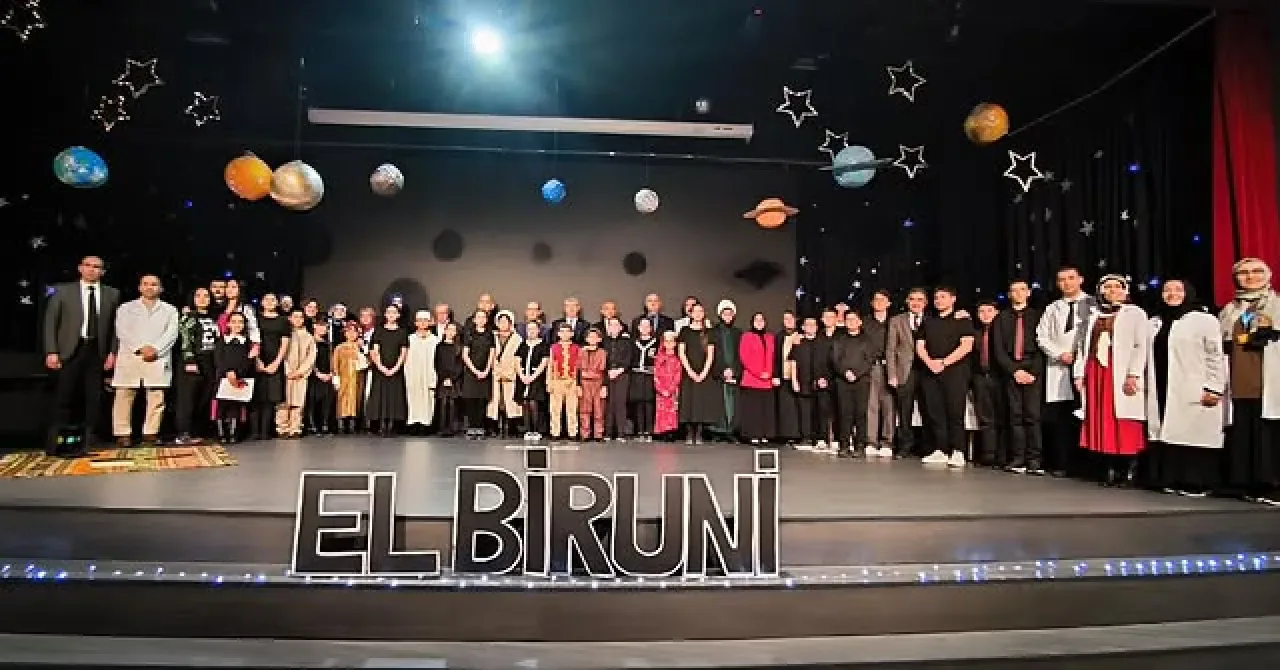 Yenimahalle'de Öğrenciler Bilim İnsanı El Birûnî'yi Andı Yenimahalle'de Öğrenciler Bilim İnsanı El Birûnî'yi Andı