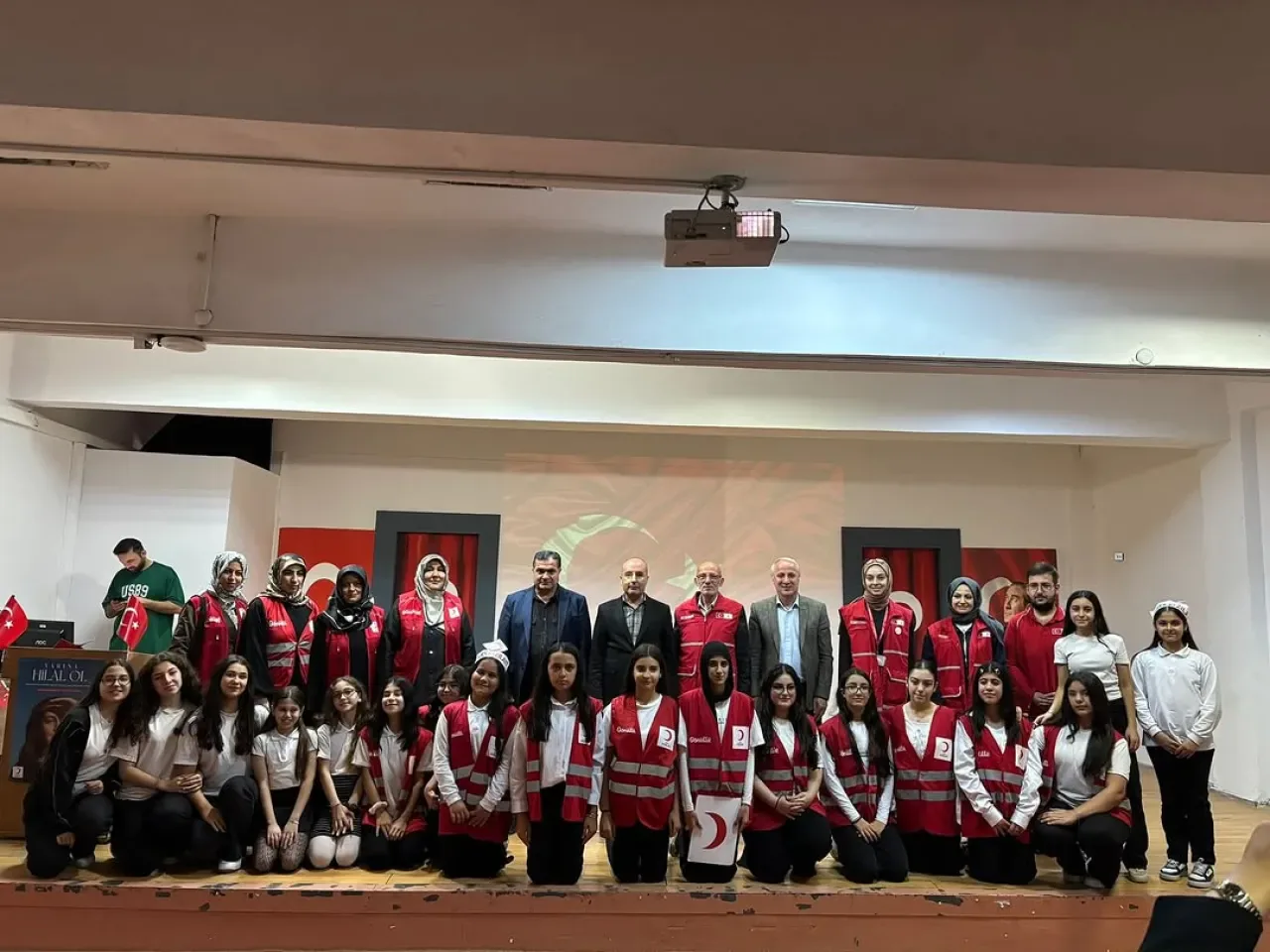 Kızılay Haftası Sancaktepe'de Coşkuyla Kutlandı Kızılay Haftası Sancaktepe'de Coşkuyla Kutlandı