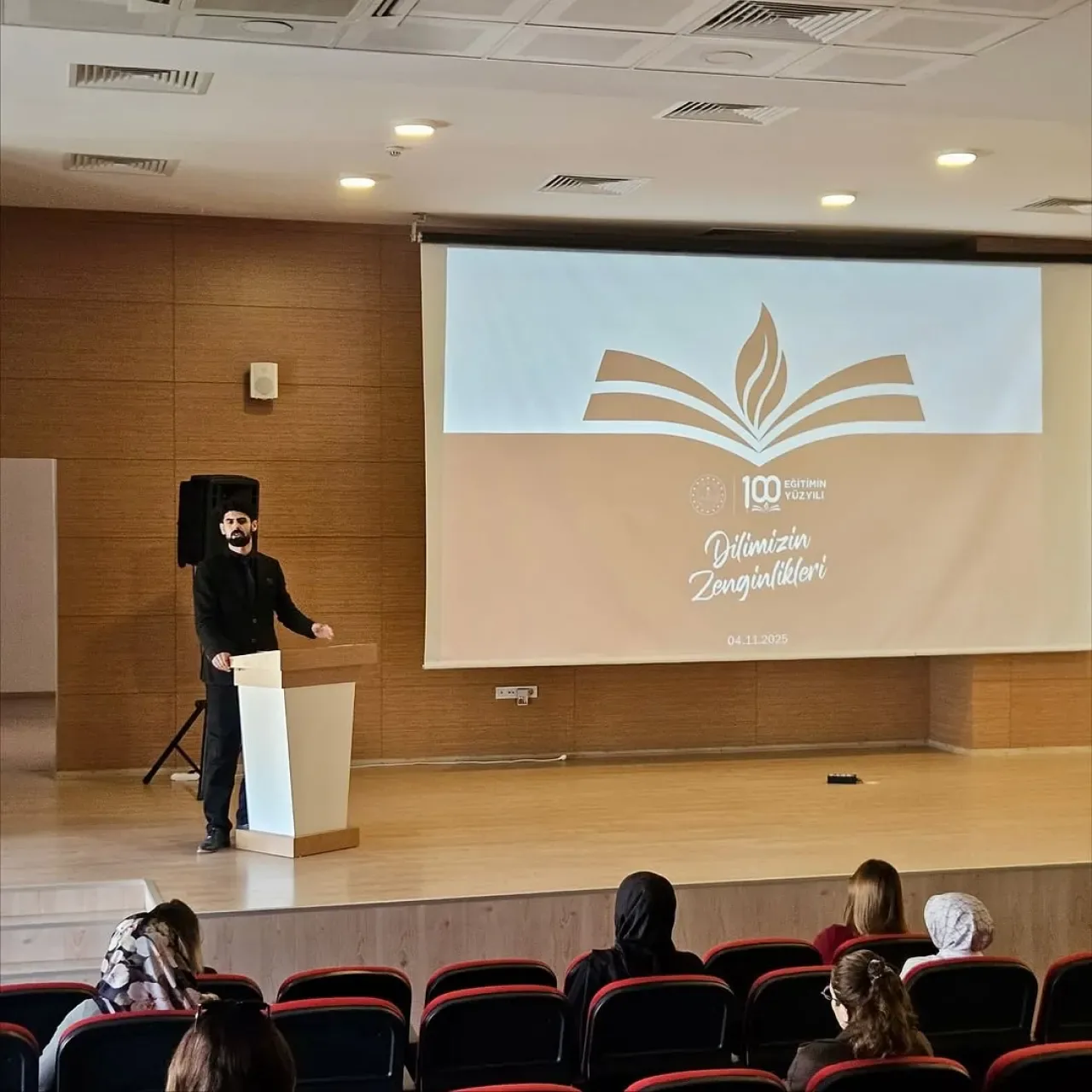 Sancaktepe'de "Dilimizin Zenginlikleri Projesi" Geliştirme Toplantısı Yapıldı Sancaktepe'de "Dilimizin Zenginlikleri Projesi" Geliştirme Toplantısı Yapıldı