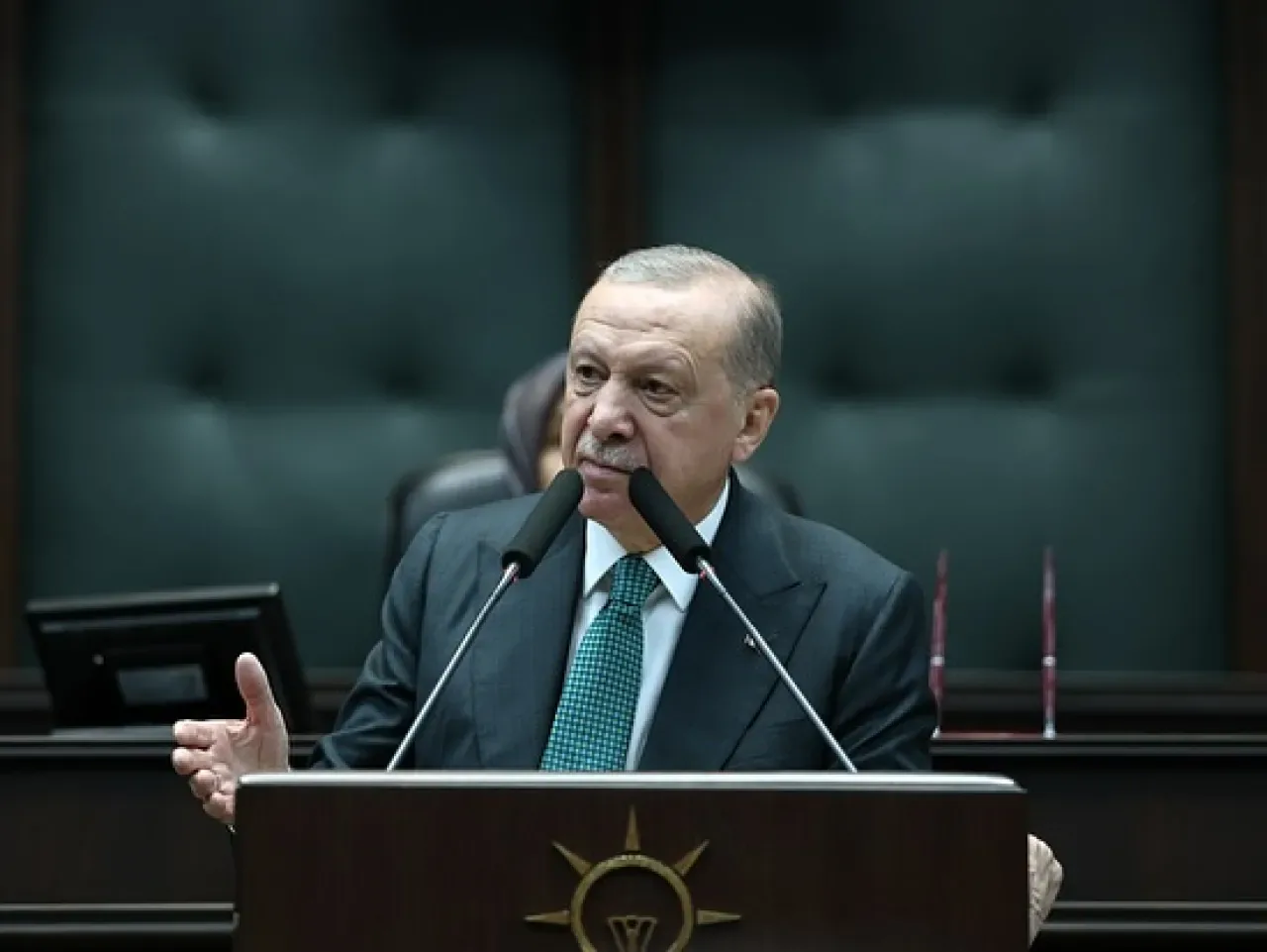 AK Parti'den Terörsüz Türkiye ve Bölge Vurgusu AK Parti'den Terörsüz Türkiye ve Bölge Vurgusu