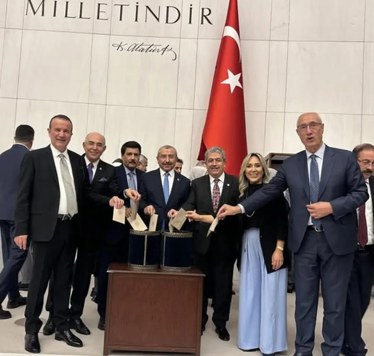 Antalya Milletvekili Abdurrahman Başkan, HSK Üye Seçimi İçin Oy Kullandı Antalya Milletvekili Abdurrahman Başkan, HSK Üye Seçimi İçin Oy Kullandı