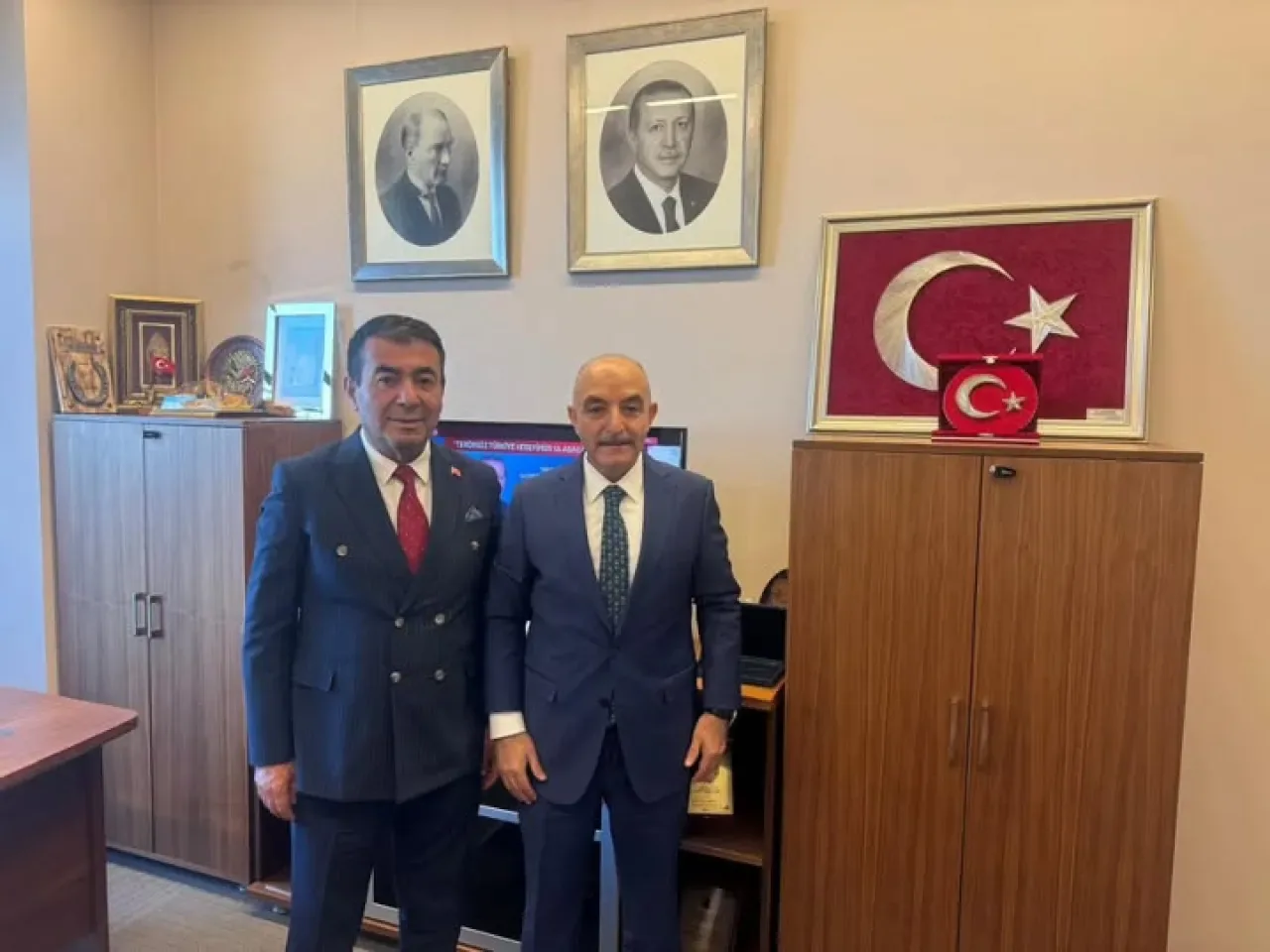 Bünyan Belediyesi, Cumhurbaşkanı Danışmanı Ayhan Oğan'ı Ziyaret Etti Bünyan Belediyesi, Cumhurbaşkanı Danışmanı Ayhan Oğan'ı Ziyaret Etti
