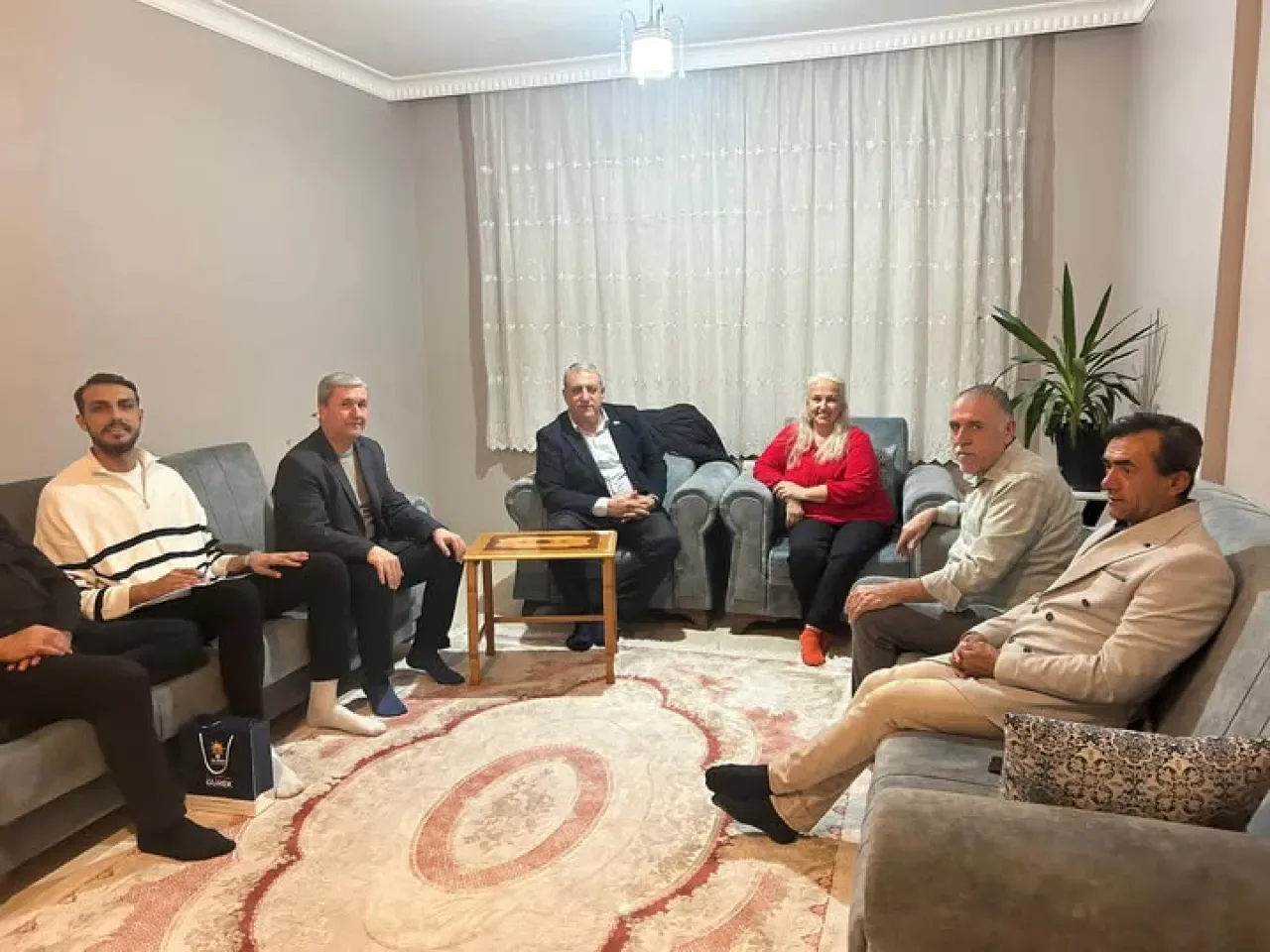 AK Parti Arnavutköy Teşkilatı, Mahalle Ziyaretlerini Sürdürüyor AK Parti Arnavutköy Teşkilatı, Mahalle Ziyaretlerini Sürdürüyor
