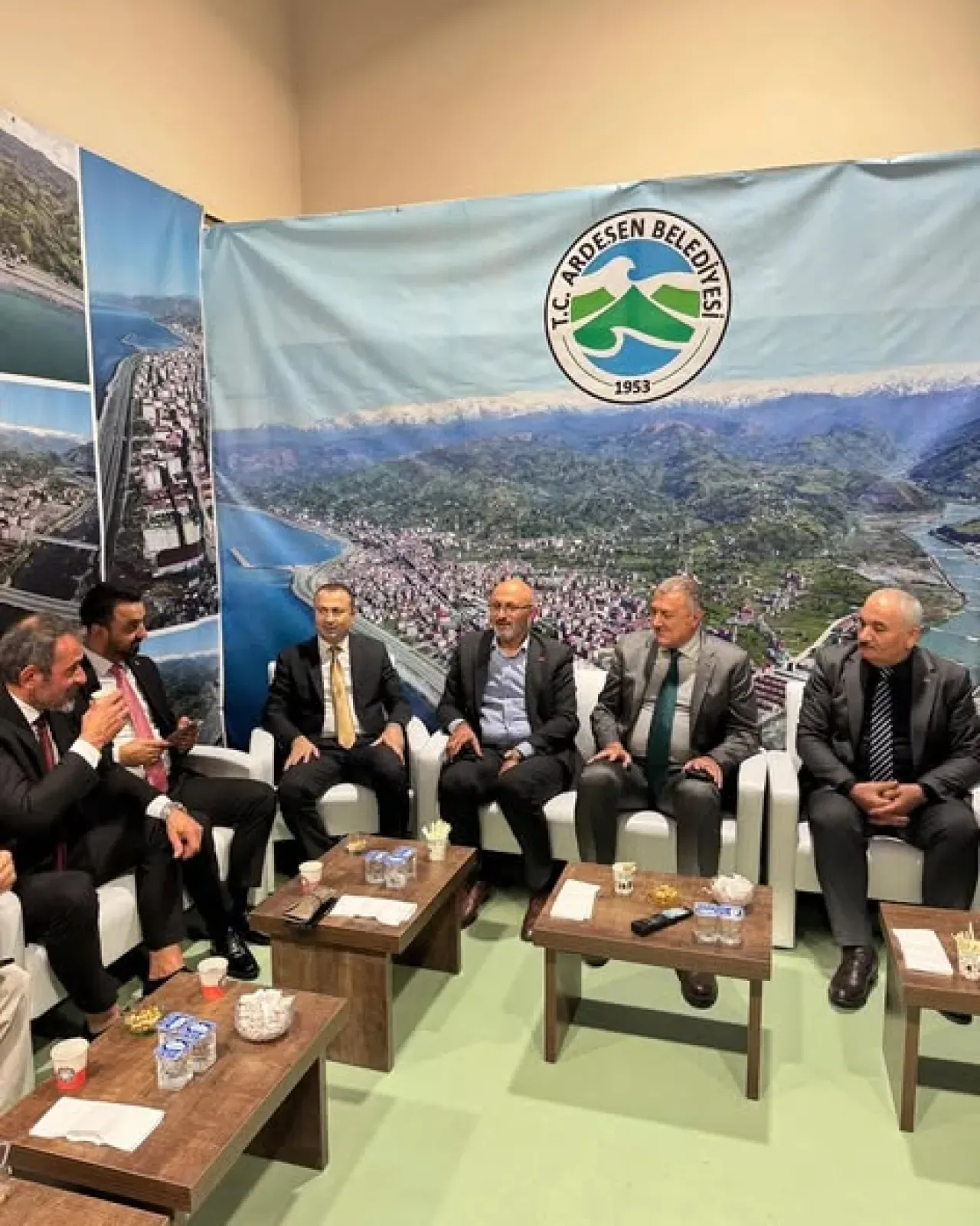MHP'den Rize Tanıtım Günleri'ne Yoğun Katılım MHP'den Rize Tanıtım Günleri'ne Yoğun Katılım
