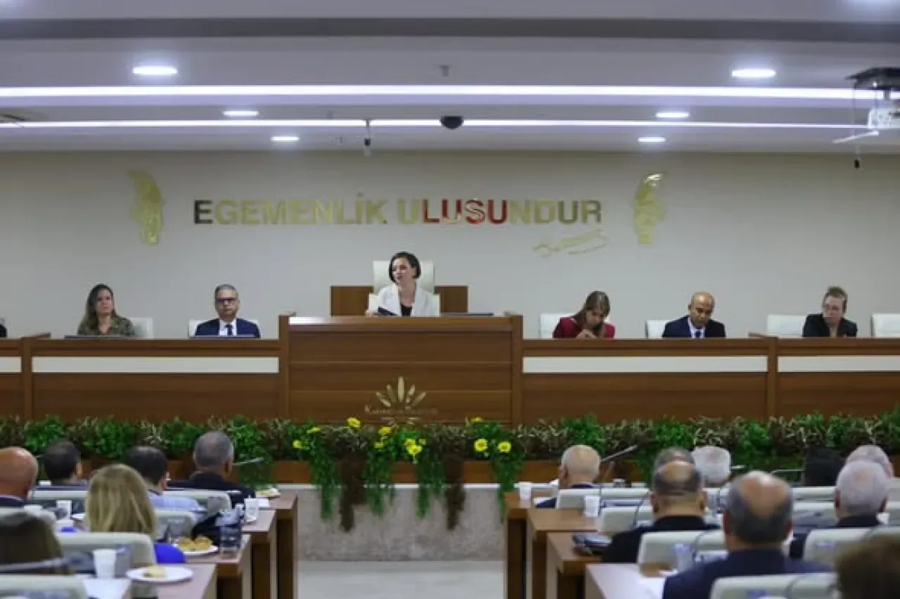 Karabağlar'da Muhtarlarla Yıl Sonu Değerlendirme Toplantısı Karabağlar'da Muhtarlarla Yıl Sonu Değerlendirme Toplantısı