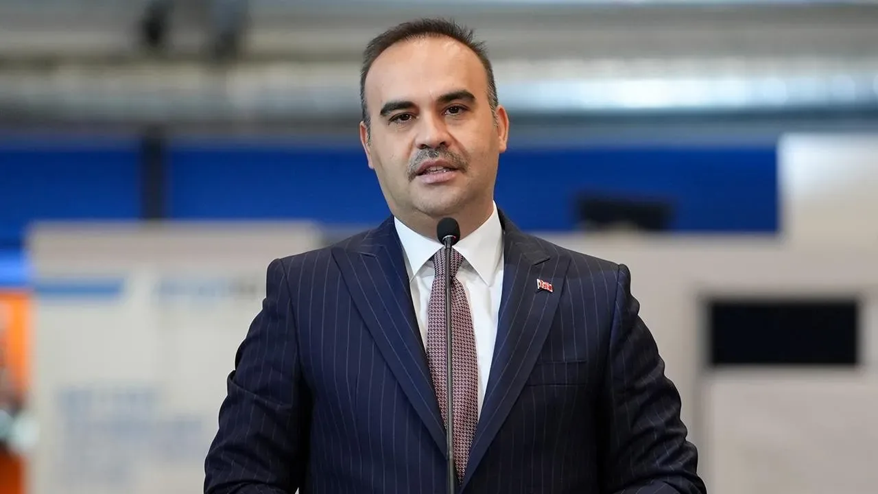 Sanayi ve Teknoloji Bakanı Kacır: "Hiçbir Sektörü Gözden Çıkarma Lüksümüz Yok" Sanayi ve Teknoloji Bakanı Kacır: "Hiçbir Sektörü Gözden Çıkarma Lüksümüz Yok"