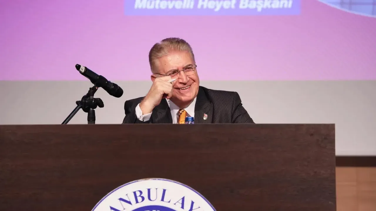 İstanbul Aydın Üniversitesi'nde Gençlerin Sesi ve Fikirleri Ön Planda İstanbul Aydın Üniversitesi'nde Gençlerin Sesi ve Fikirleri Ön Planda
