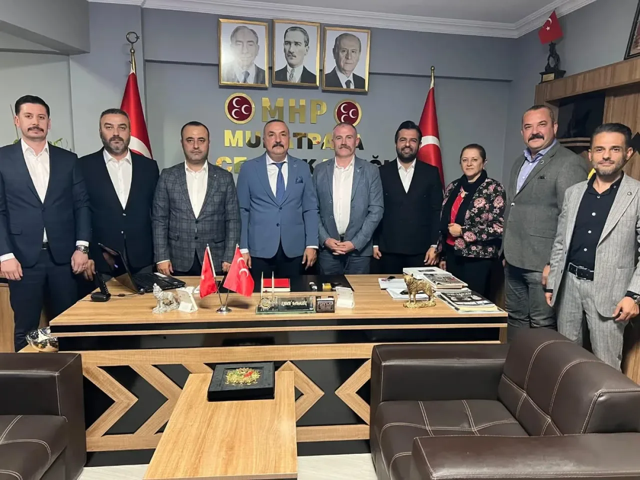 MHP Muratpaşa İlçe Teşkilatına Ziyaret MHP Muratpaşa İlçe Teşkilatına Ziyaret