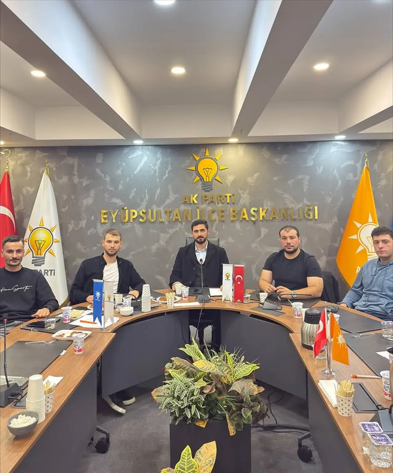 Eyüpsultan AK Gençlik'te Haftalık Yönetim Kurulu Toplantısı Yapıldı Eyüpsultan AK Gençlik'te Haftalık Yönetim Kurulu Toplantısı Yapıldı