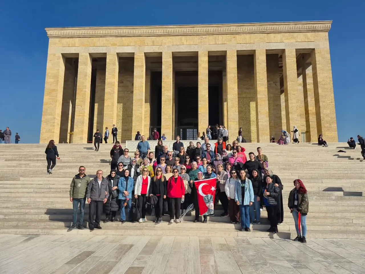 Maltepe'den Anıtkabir'e Anlamlı Ziyaret: Atatürk'ü Anma Töreni Maltepe'den Anıtkabir'e Anlamlı Ziyaret: Atatürk'ü Anma Töreni