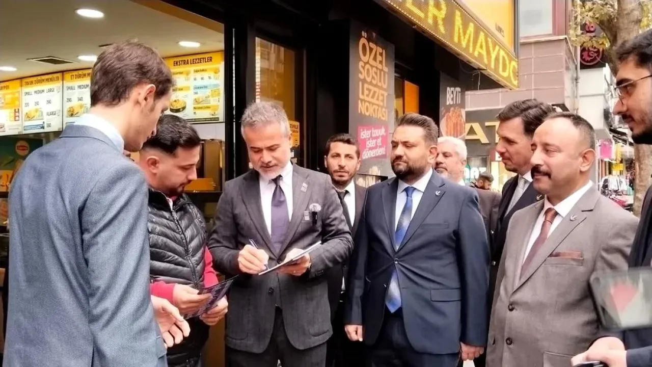 Yeniden Refah Partisi Kartal'da Büyük Kongre Öncesi Halkla Buluştu Yeniden Refah Partisi Kartal'da Büyük Kongre Öncesi Halkla Buluştu