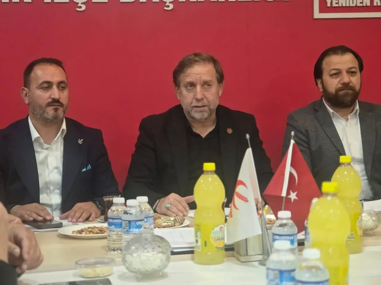 Yeniden Refah Partisi, Ataşehir'de Kongre Öncesi Önemli Toplantıyı Gerçekleştirdi Yeniden Refah Partisi, Ataşehir'de Kongre Öncesi Önemli Toplantıyı Gerçekleştirdi