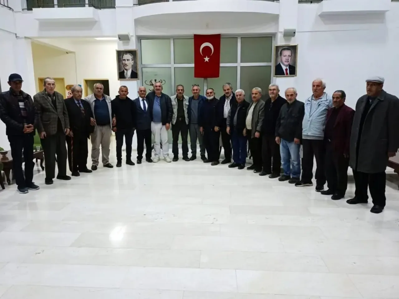 Sincan'da AK Parti Mahalle Komisyonları Yoğun Gündemle Toplandı Sincan'da AK Parti Mahalle Komisyonları Yoğun Gündemle Toplandı