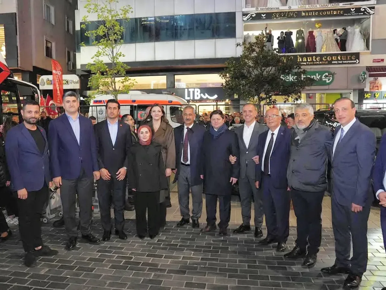 CHP Kadıköy İlçe Teşkilatı Ümraniye'de "Millet İradesine Sahip Çıkıyor" Eyleminde CHP Kadıköy İlçe Teşkilatı Ümraniye'de "Millet İradesine Sahip Çıkıyor" Eyleminde