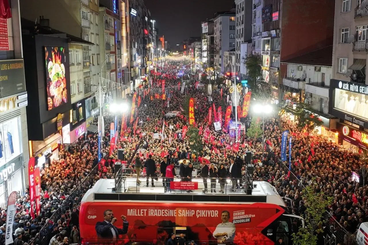 CHP Kartal Kadın Kolu, İmamoğlu ve Yol Arkadaşları İçin Ümraniye'de Buluştu CHP Kartal Kadın Kolu, İmamoğlu ve Yol Arkadaşları İçin Ümraniye'de Buluştu