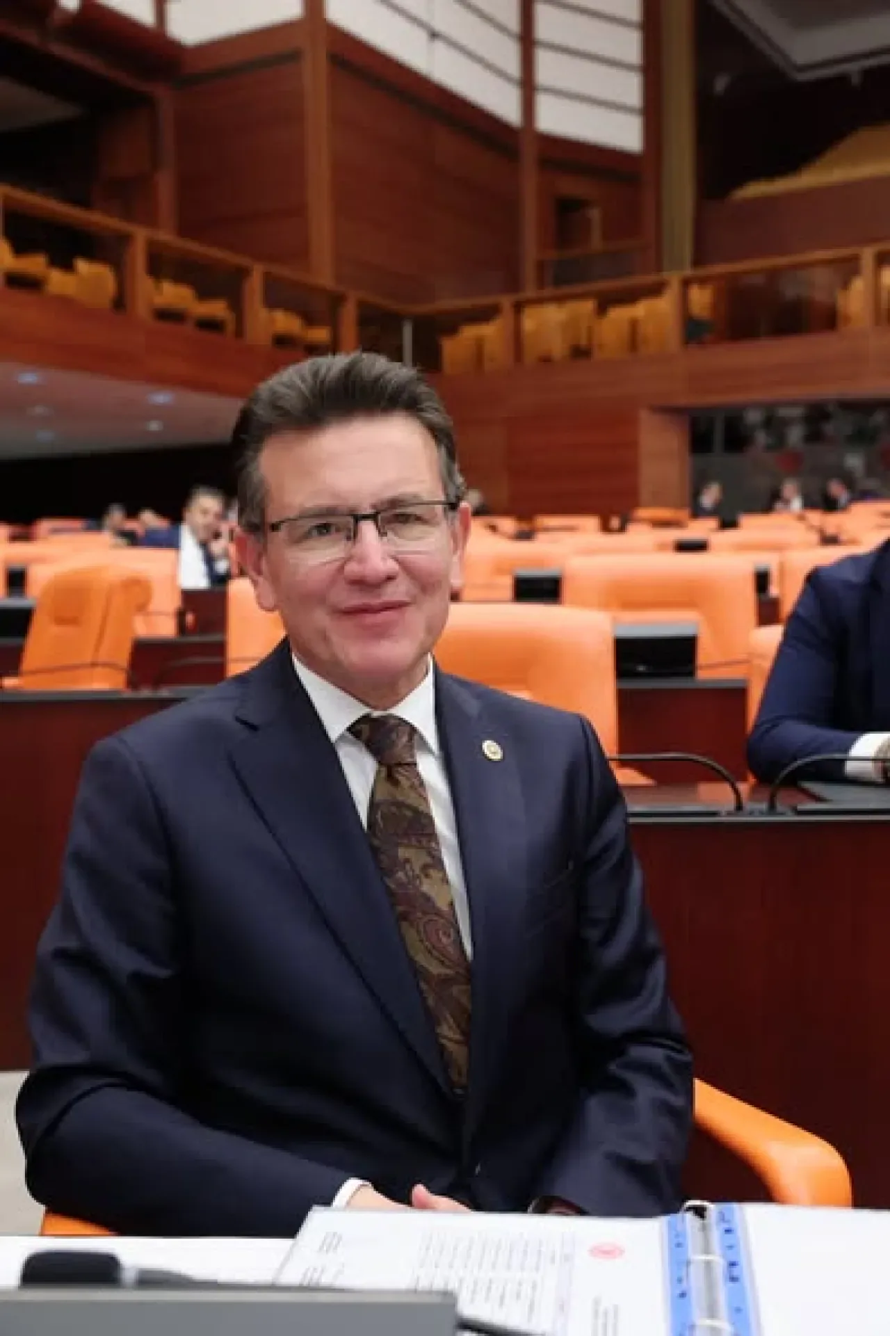 Ak Parti Antalya Milletvekili Atay Uslu, TBMM Genel Kurul Çalışmalarını Değerlendirdi Ak Parti Antalya Milletvekili Atay Uslu, TBMM Genel Kurul Çalışmalarını Değerlendirdi