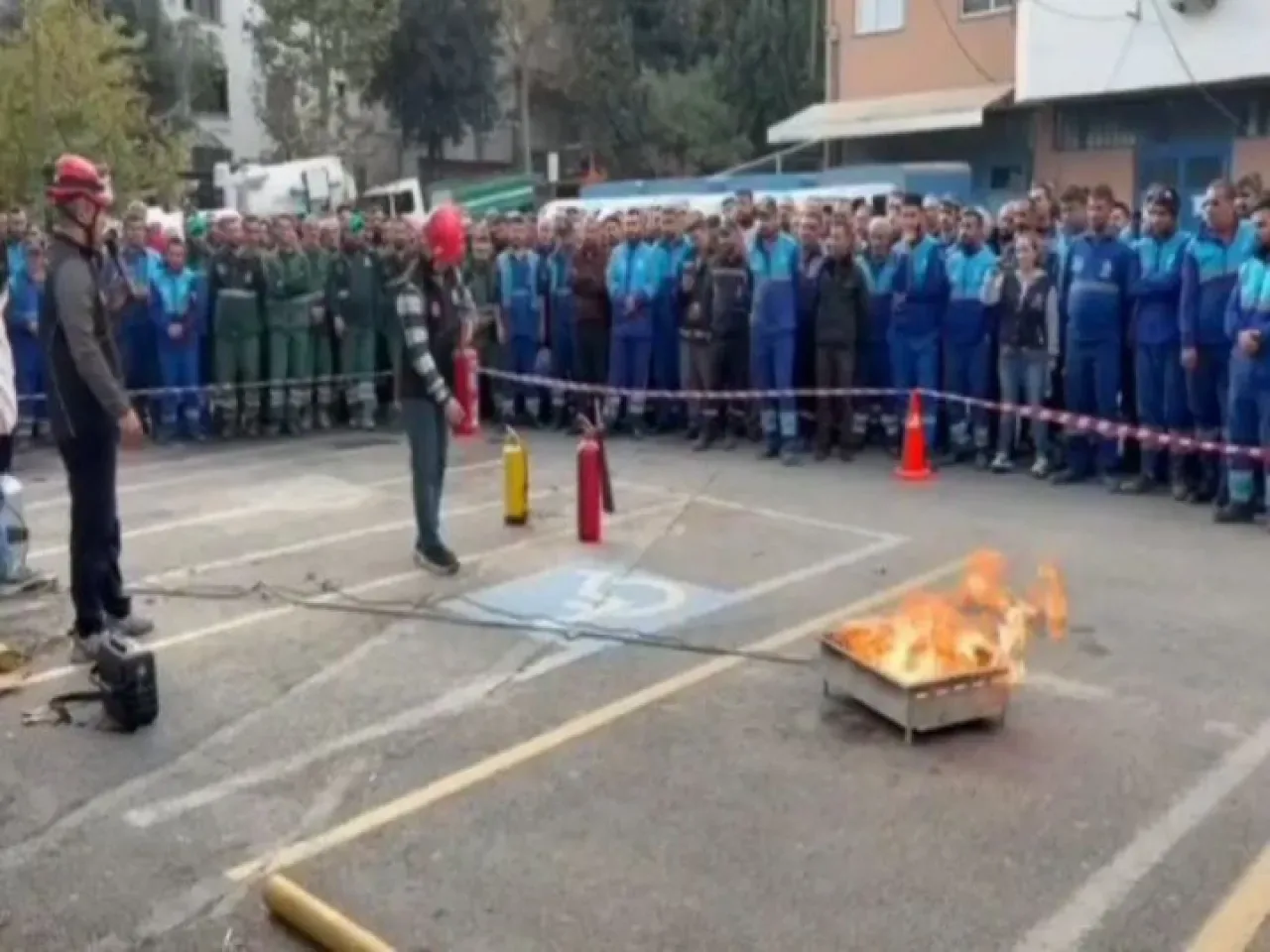 Çevre Koruma ve Kontrol Müdürlüğü Personeli Yangın Tatbikatı Düzenledi Çevre Koruma ve Kontrol Müdürlüğü Personeli Yangın Tatbikatı Düzenledi