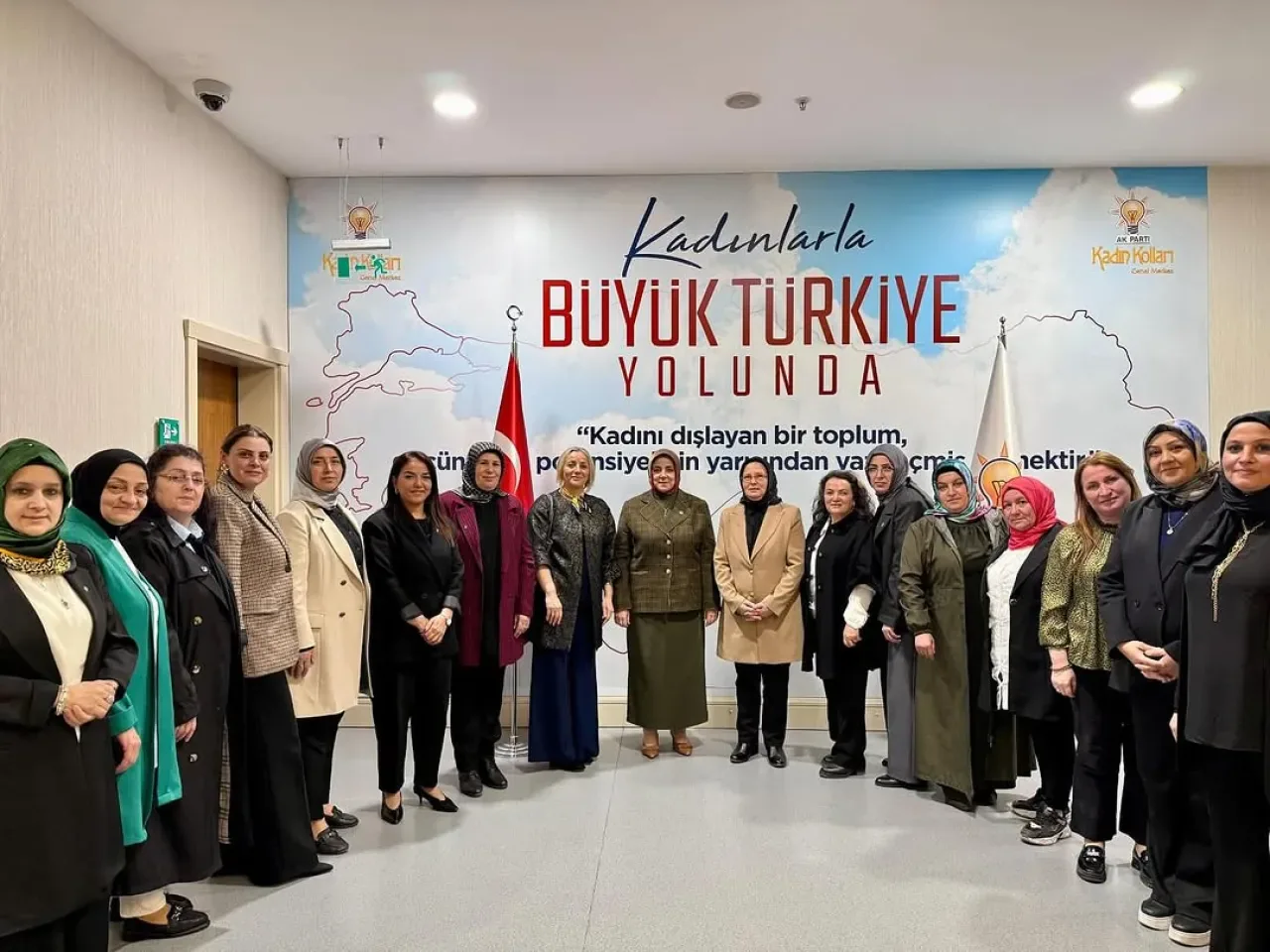 AK Parti'li Tuğba Işık Ercan'dan Altınordu Kadın Kollarına Ziyaret AK Parti'li Tuğba Işık Ercan'dan Altınordu Kadın Kollarına Ziyaret