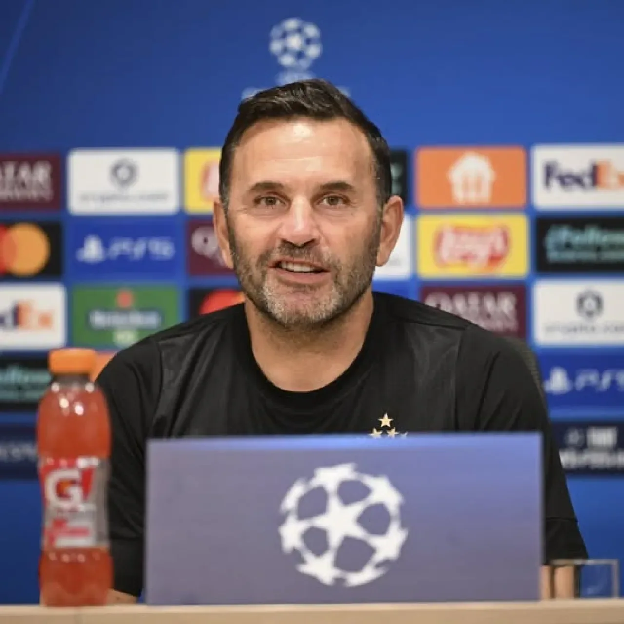 Okan Buruk'tan Liverpool Zaferi Açıklaması: "Şansa Değil, İyi Oyunla Yendik" Okan Buruk'tan Liverpool Zaferi Açıklaması: "Şansa Değil, İyi Oyunla Yendik"