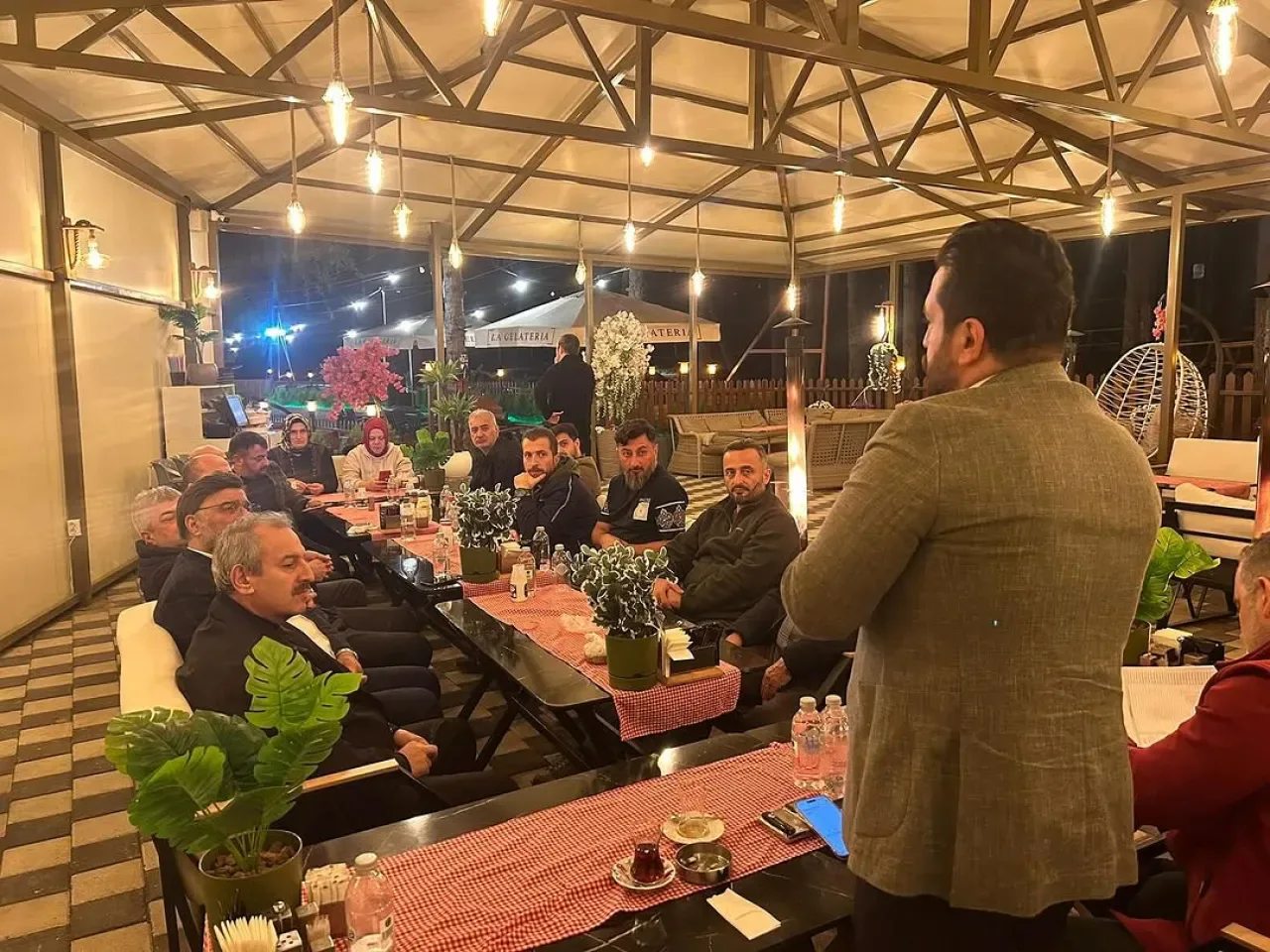 AK Parti Kartal İlçe Başkanlığı, Uğur Mumcu Mahalle Teşkilatı ile Çalışmaları Değerlendirdi AK Parti Kartal İlçe Başkanlığı, Uğur Mumcu Mahalle Teşkilatı ile Çalışmaları Değerlendirdi