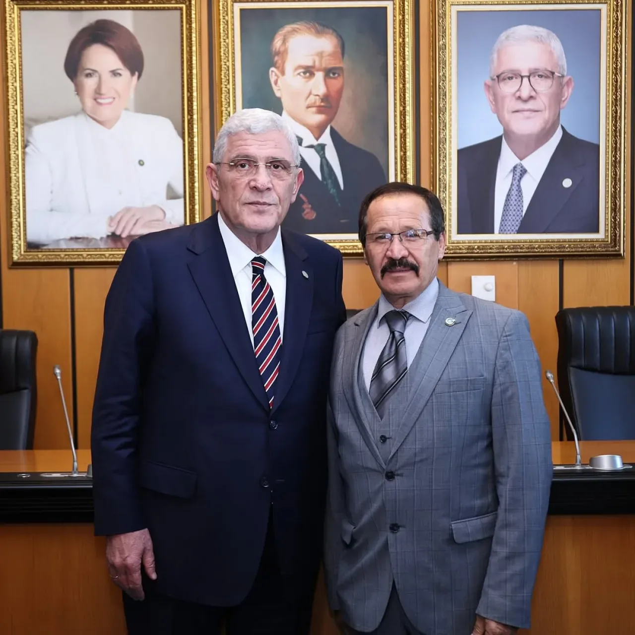 İYİ Parti Genel Başkanı Dervişoğlu, Finike İlçe Başkanı Çetin'i Tebrik Etti İYİ Parti Genel Başkanı Dervişoğlu, Finike İlçe Başkanı Çetin'i Tebrik Etti