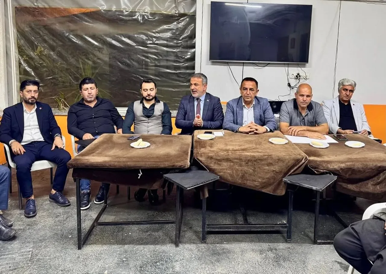 MHP'li Alanyalı Siyasetçiler Mahalle Ziyaretlerini Sürdürüyor MHP'li Alanyalı Siyasetçiler Mahalle Ziyaretlerini Sürdürüyor