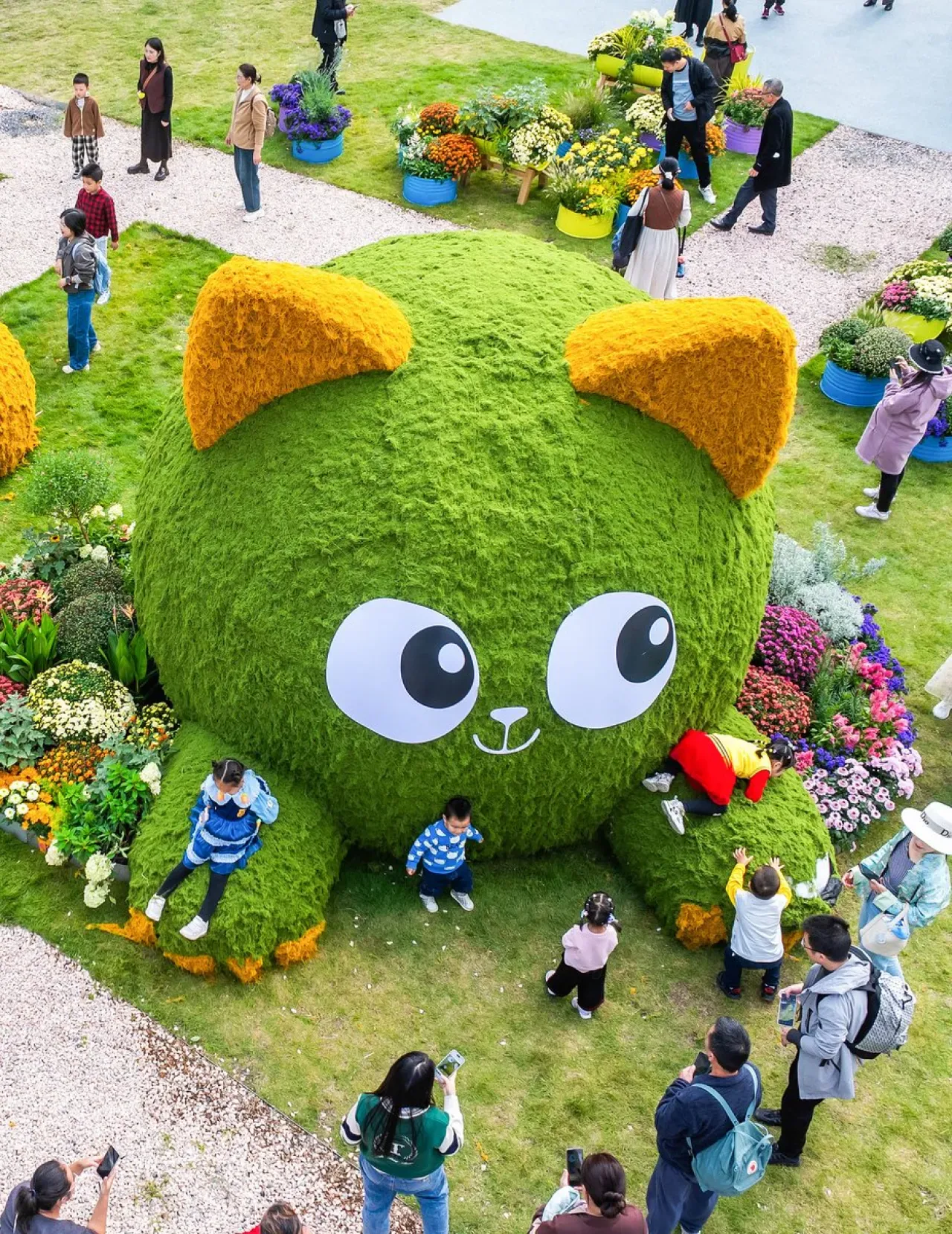 Wuhan'da 600 Bin Krizantemle Görsel Şölen Wuhan'da 600 Bin Krizantemle Görsel Şölen
