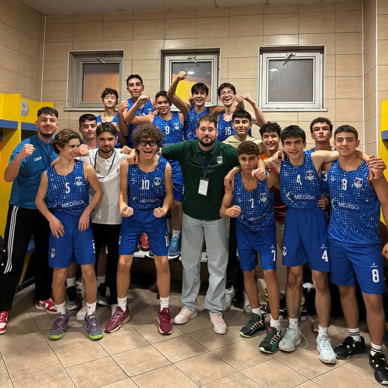 Bahçelievler Belediyesi, Yıldız B Basketbol Ligi'nde Galibiyetle Başladı Bahçelievler Belediyesi, Yıldız B Basketbol Ligi'nde Galibiyetle Başladı