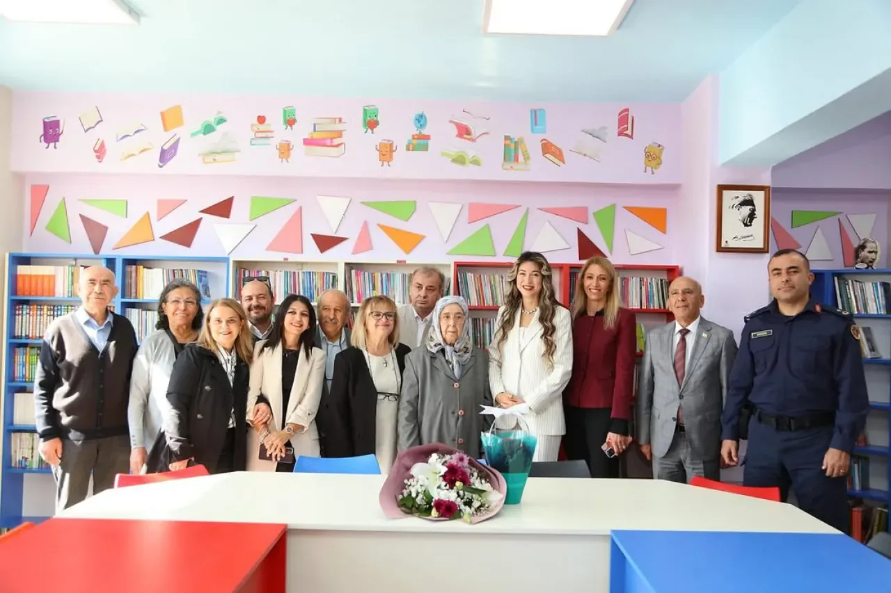 Gölbaşı'nda Bezirhane İlk Ortaokulu'na Yeni Kütüphane Kazandırıldı Gölbaşı'nda Bezirhane İlk Ortaokulu'na Yeni Kütüphane Kazandırıldı