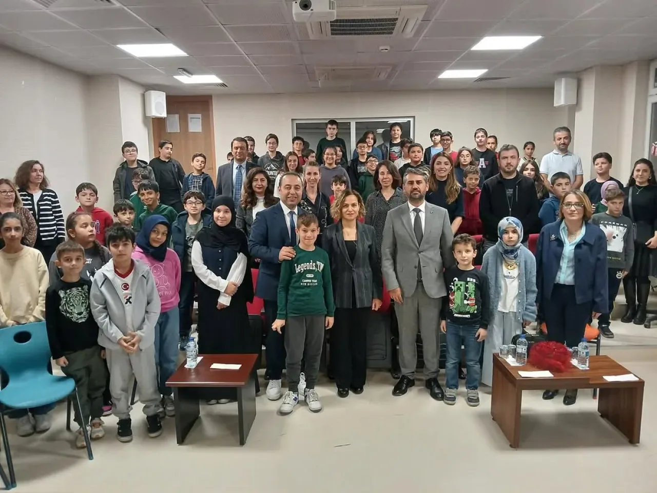Kişisel Verilerin Korunması ve Dijital Farkındalık Eğitimi Yenimahalle'de Öğrencilerle Buluştu Kişisel Verilerin Korunması ve Dijital Farkındalık Eğitimi Yenimahalle'de Öğrencilerle Buluştu