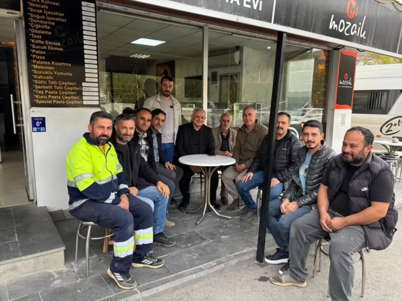 Yahyalı Belediye Başkanı Esat Öztürk, Çarşı Esnafı ile Bir Araya Geldi Yahyalı Belediye Başkanı Esat Öztürk, Çarşı Esnafı ile Bir Araya Geldi