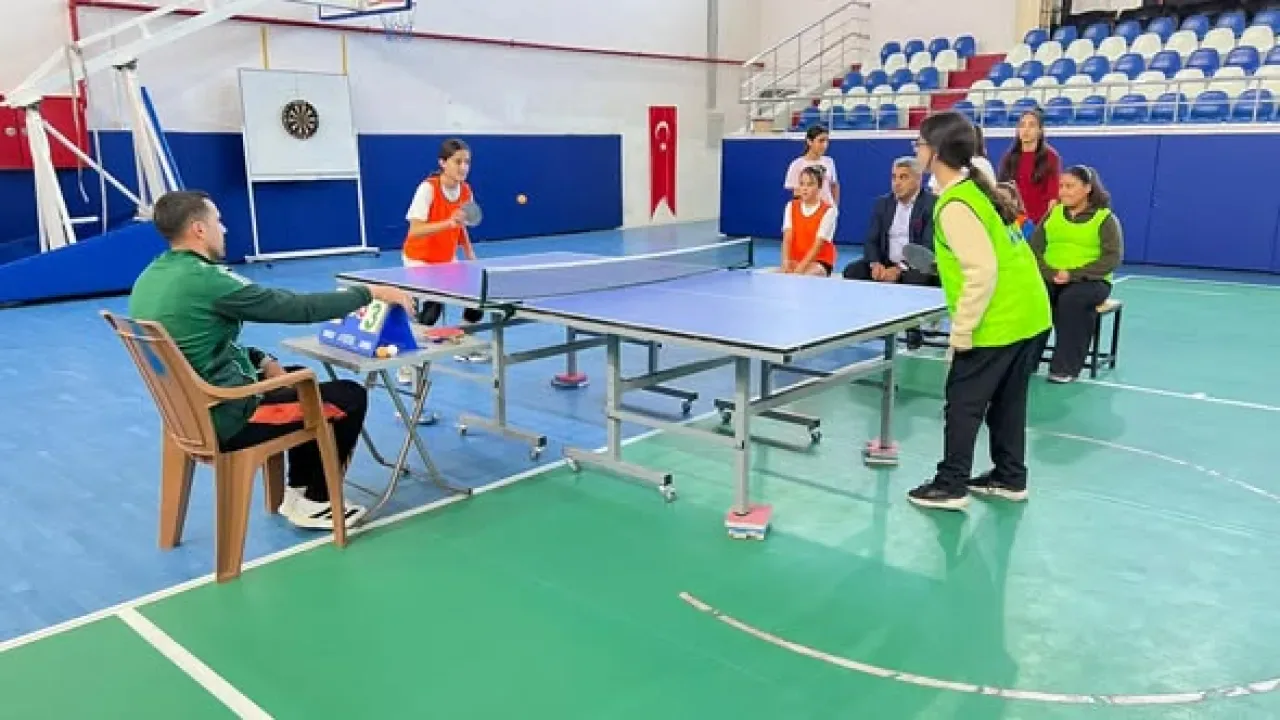 Tomarza'da 10 Kasım Anma Haftası Masa Tenisi Turnuvası Başladı Tomarza'da 10 Kasım Anma Haftası Masa Tenisi Turnuvası Başladı