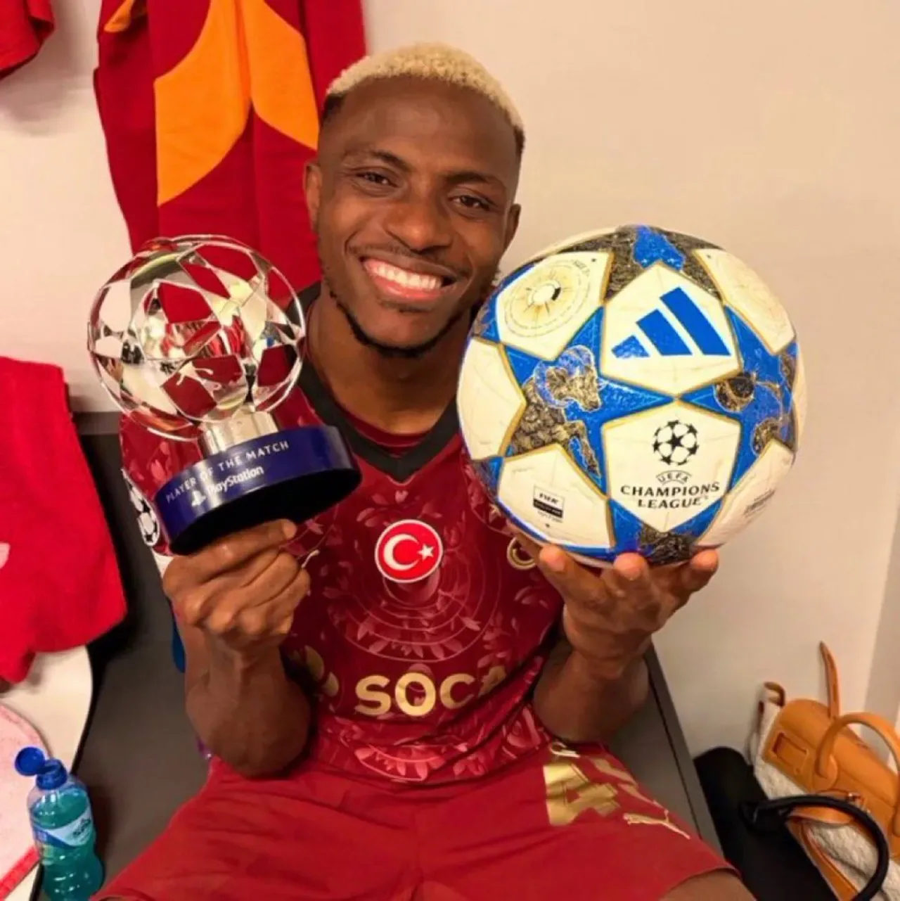 Victor Osimhen, Şampiyonlar Ligi'nde Tarihi Bir Başarıya İmza Attı Victor Osimhen, Şampiyonlar Ligi'nde Tarihi Bir Başarıya İmza Attı