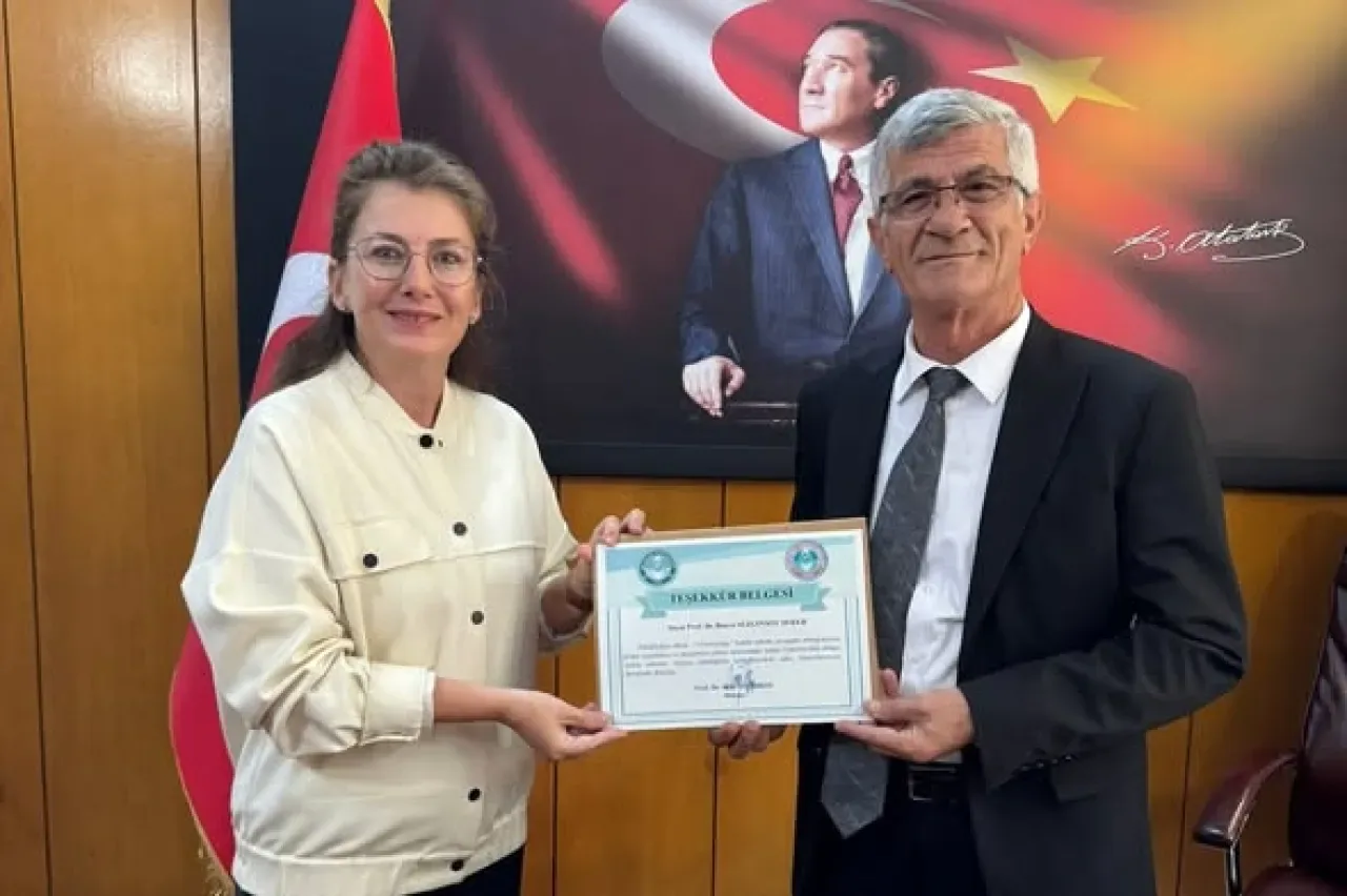 Balıkesir Üniversitesi'ne Üst Üste Üçüncü Kez eTwinning Kalite Etiketi Balıkesir Üniversitesi'ne Üst Üste Üçüncü Kez eTwinning Kalite Etiketi