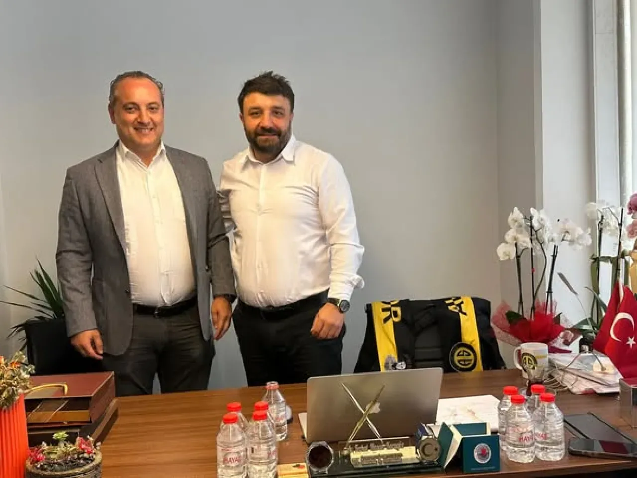 Avcılar Spor Kulübü'nden İstanbul Futbol İl Temsilciliği'ne Anlamlı Ziyaret Avcılar Spor Kulübü'nden İstanbul Futbol İl Temsilciliği'ne Anlamlı Ziyaret