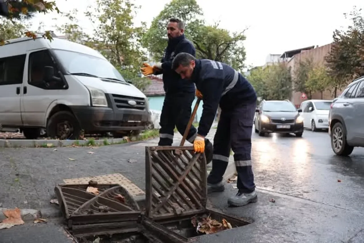 Bağcılar Belediyesi, Yağışlı Havalara Karşı Altyapı Çalışmalarını Aralıksız Sürdürüyor Bağcılar Belediyesi, Yağışlı Havalara Karşı Altyapı Çalışmalarını Aralıksız Sürdürüyor