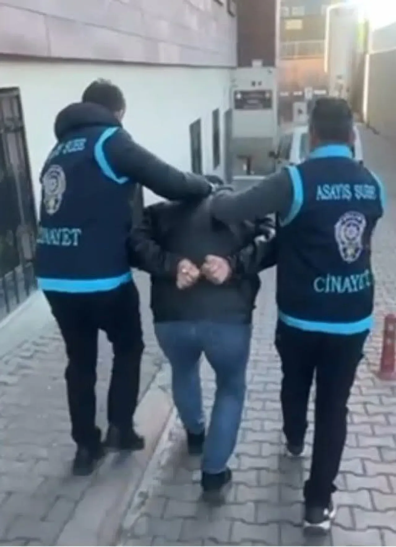 Kayseri'de Duruşma Sonrası Pompalı Tüfekle Pusu: 1 Yaralı Kayseri'de Duruşma Sonrası Pompalı Tüfekle Pusu: 1 Yaralı