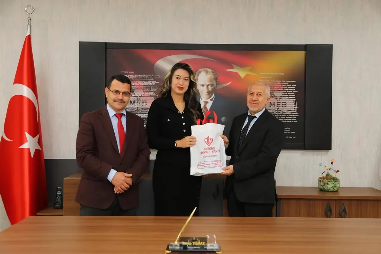 Gölbaşı İlçe Milli Eğitim Müdürü Yılmaz, İlçe Müftüsü Turgut'u Makamında Ağırladı Gölbaşı İlçe Milli Eğitim Müdürü Yılmaz, İlçe Müftüsü Turgut'u Makamında Ağırladı