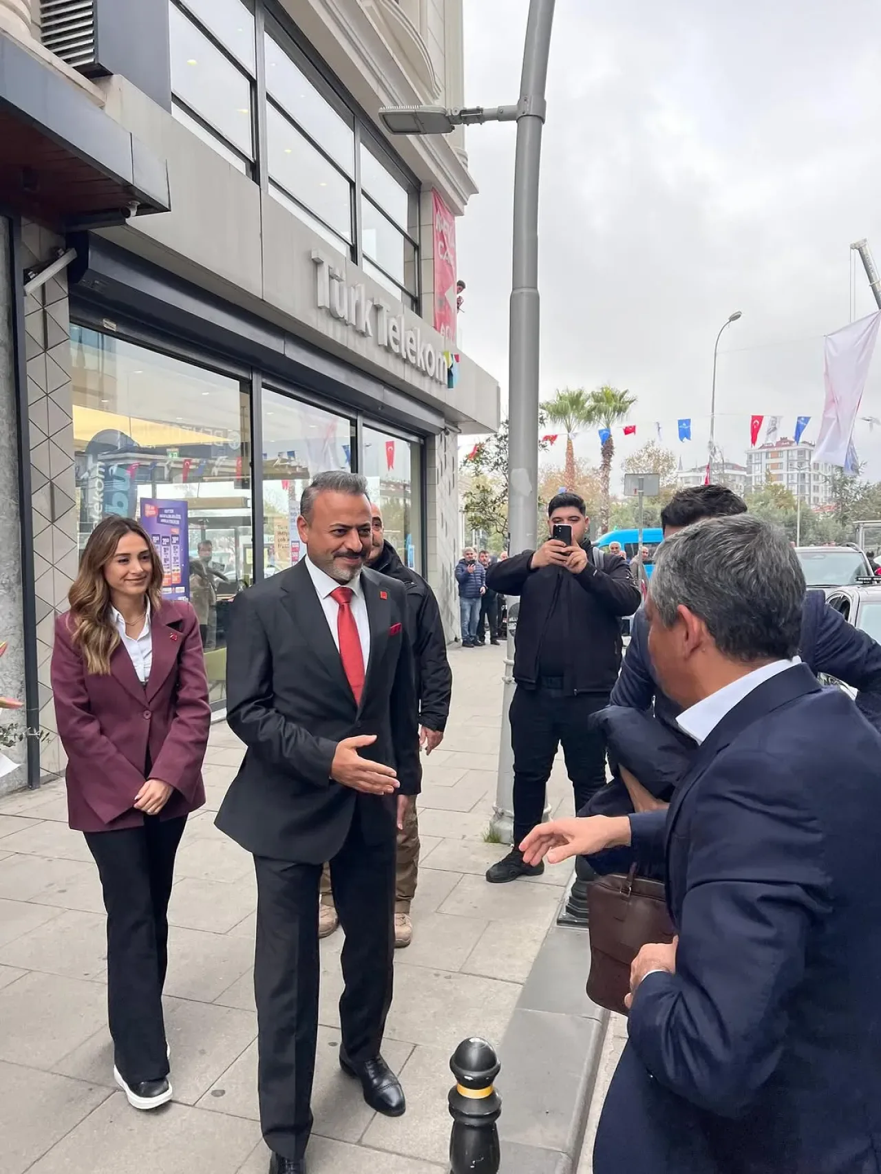 İmamoğlu Ümraniye'de Coşkulu Kalabalığa Hitap Etti İmamoğlu Ümraniye'de Coşkulu Kalabalığa Hitap Etti