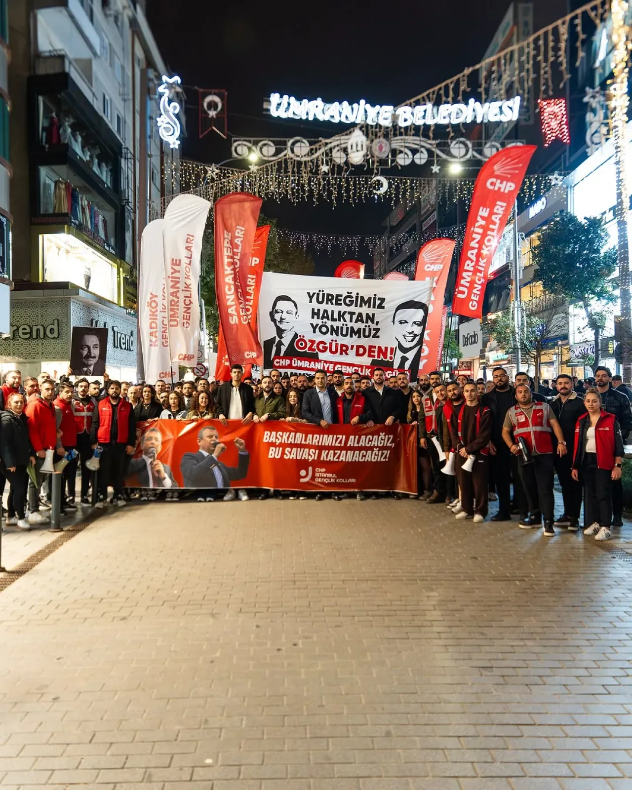 CHP'li Gençlik Kolları Ümraniye'de Adalet İçin Buluştu CHP'li Gençlik Kolları Ümraniye'de Adalet İçin Buluştu