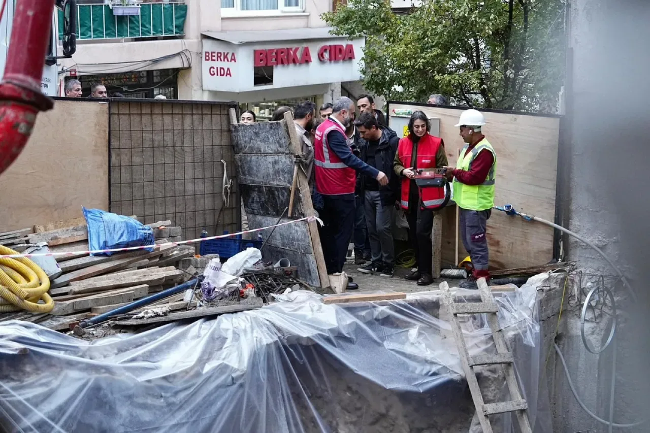 Üsküdar'da Kentsel Dönüşüm Hamlesi: Denizmen Apartmanı'nın Temeli Atıldı Üsküdar'da Kentsel Dönüşüm Hamlesi: Denizmen Apartmanı'nın Temeli Atıldı