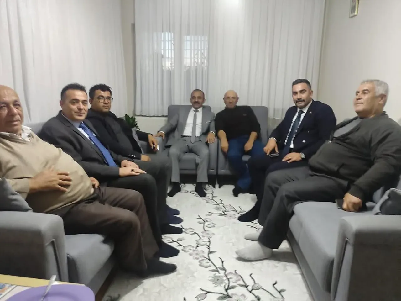 MHP Ankara Heyeti Şereflikoçhisar Esnafını Ziyaret Etti MHP Ankara Heyeti Şereflikoçhisar Esnafını Ziyaret Etti