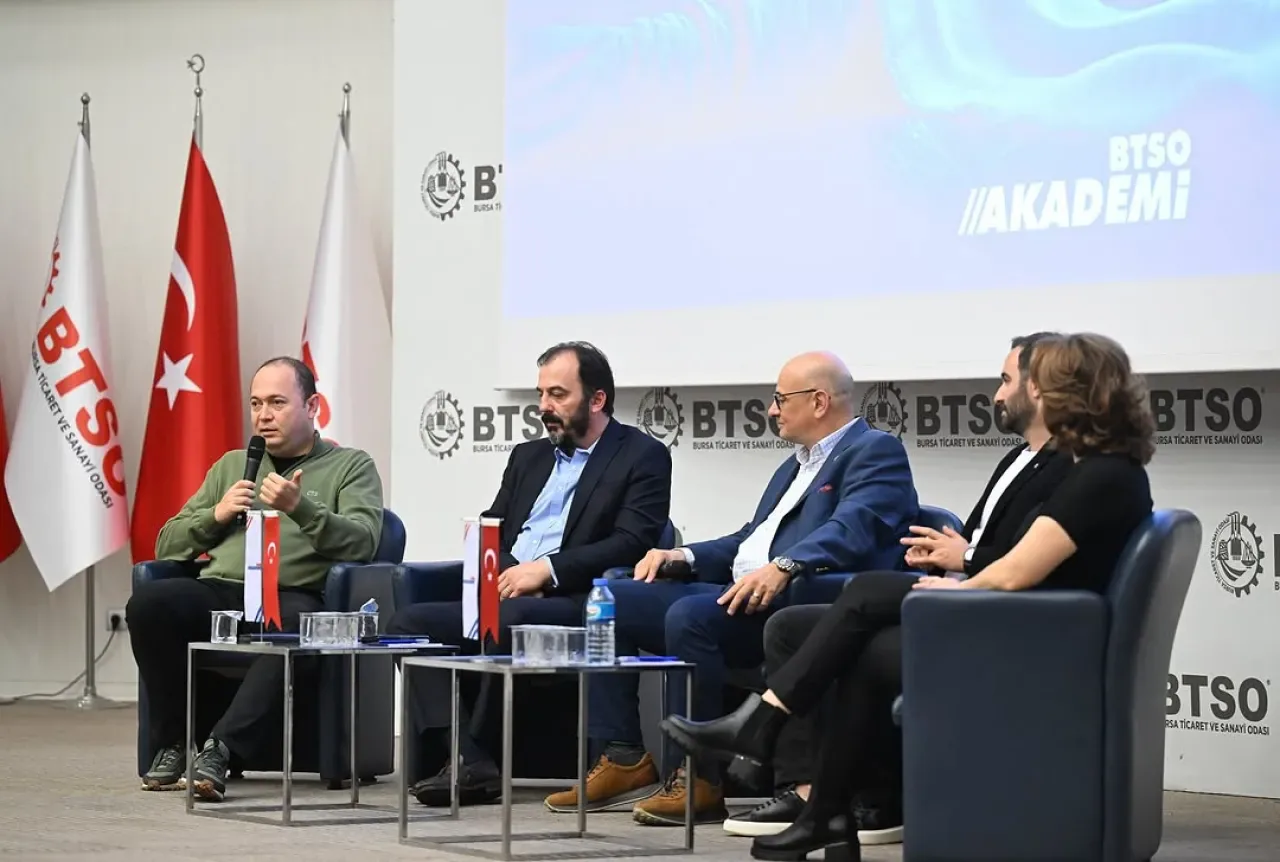BTSO Akademi ile Tekstilde Dijital Dönüşüm ve E-İhracatın Yol Haritası BTSO Akademi ile Tekstilde Dijital Dönüşüm ve E-İhracatın Yol Haritası