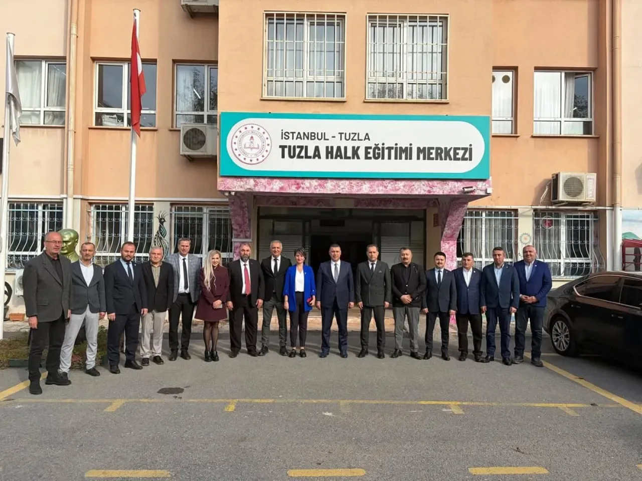 Kaymakam Güney, Tuzla Halk Eğitim Merkezi'nde İncelemelerde Bulundu Kaymakam Güney, Tuzla Halk Eğitim Merkezi'nde İncelemelerde Bulundu